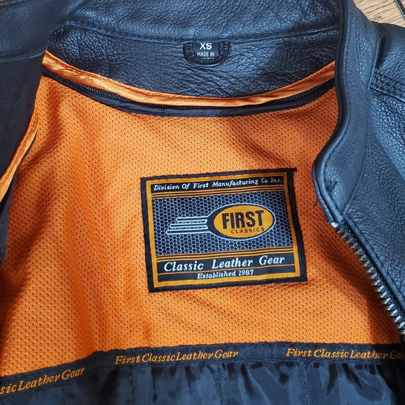 Leather Jacket - Picture 5 of 6